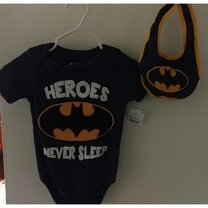 Batman Onesie & Bib 👶